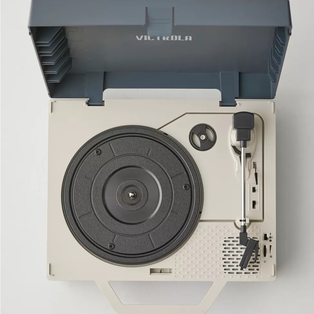 Victrola Re-Spin Bluetooth Suitcase Record Player - Picture 5 of 11